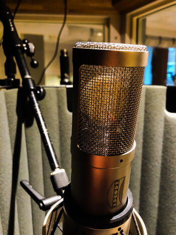 Microphone ,Product ,Audio equipment ,Microphone stand ,Material property.