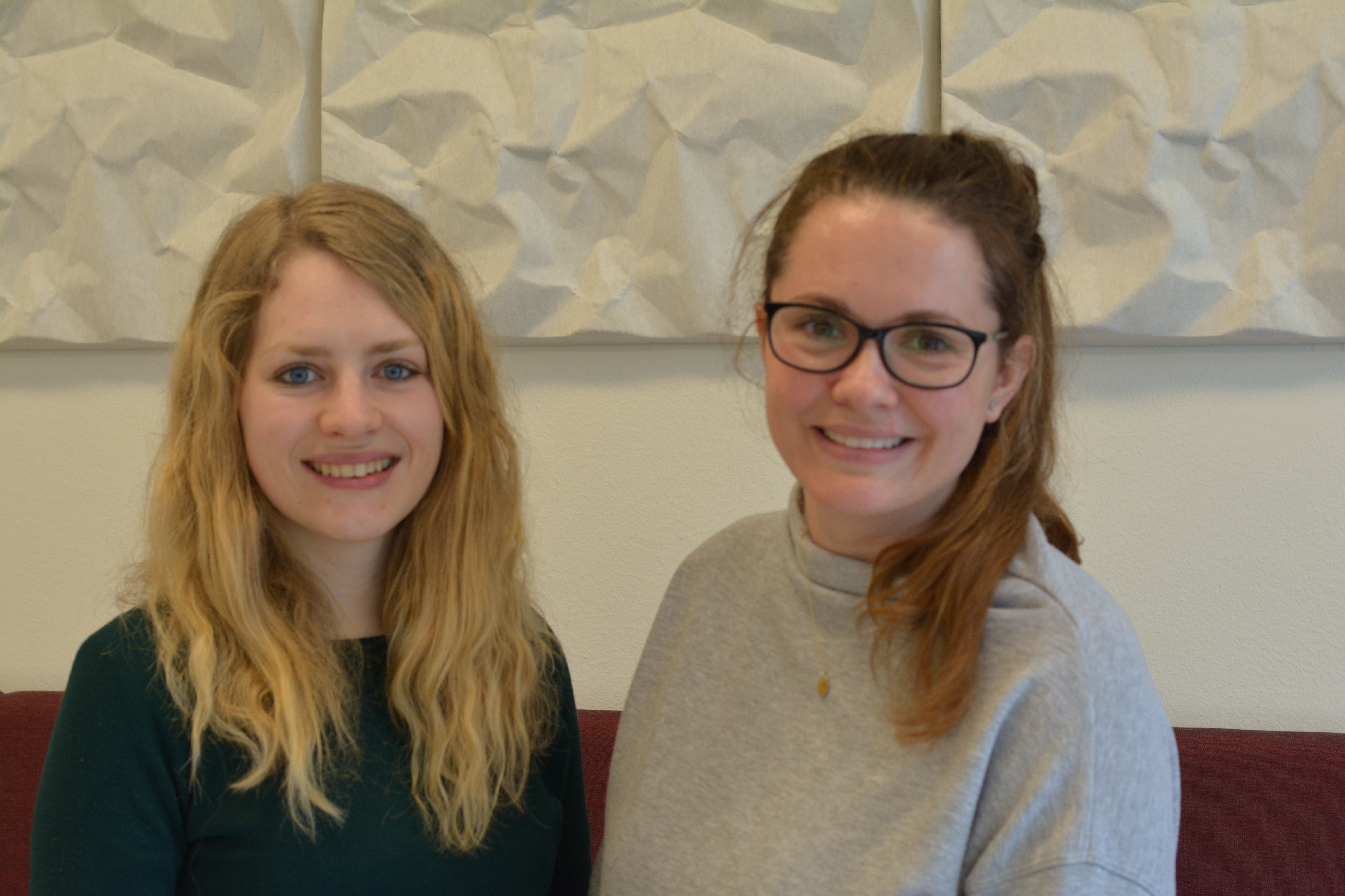 Jorunn Simonsen Thingnes (left) and Kristin Myklestu are new MultiLing research assistants