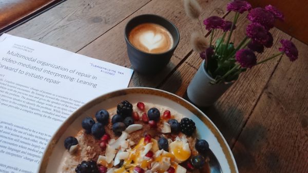Porridge, coffee and an academic article. (Photo: private)