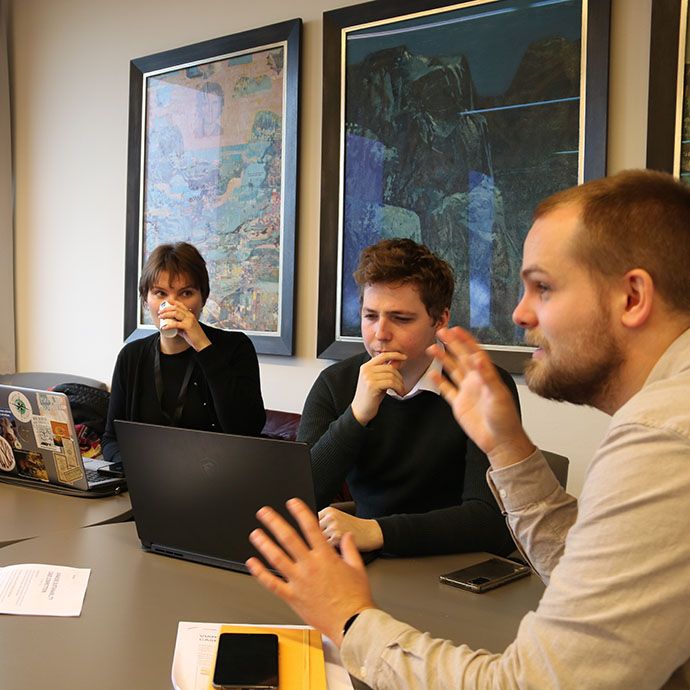 The students who participated in the case competition had two days to come up with proposals on how the company could make its strategy sustainable, or answer the question of whether it was best to reuse or recycle batteries for electric cars. From left: Laura Nunez, Maija- Reetta Malmberg, Jordi Depau and Vilhelm Bjørgul.