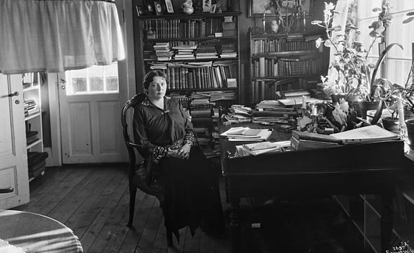 Sigrid Undset i sitt hjem