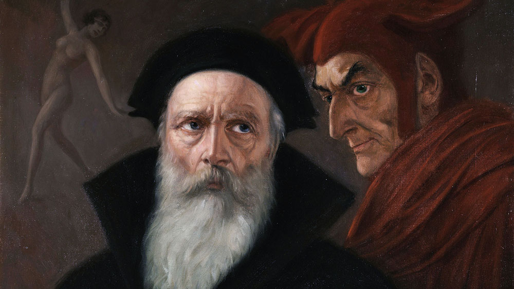 En mann med svart kappe, hatt og hvitt skjegg og en mann kledd i rødt med et hodeplagg med horn. I bakgrunnen en naken, dansende kvinne. Maleri.