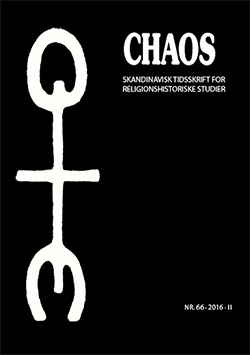 Ordet "Chaos" i hvitt på sort bakgrunn. En hvit menneskelignende figur ses til venstre i bildet.