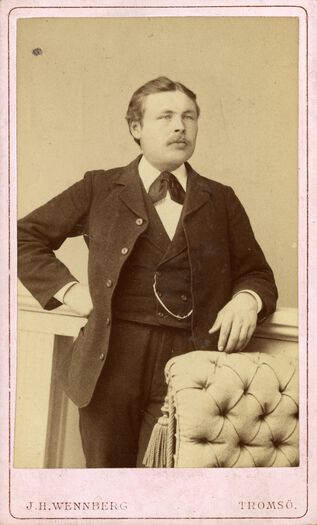 Kirkesanger Salomon Nilsen, født i Burfjord Kvænangen 1859. Bildet er tatt i 1885.