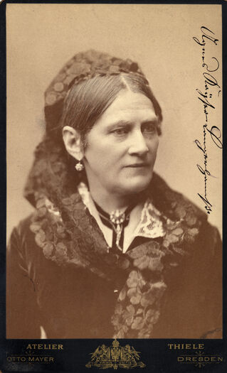 person ,panne ,hake ,øyenbryn ,vintage-klær.