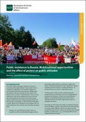 Frontpage of an article containing a mass of people protesting in Russia. Photo