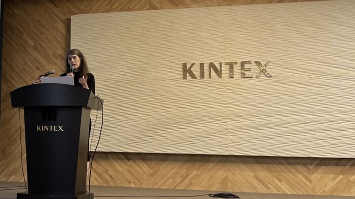 photo of Karin Kukkonen speaking at ICLA
