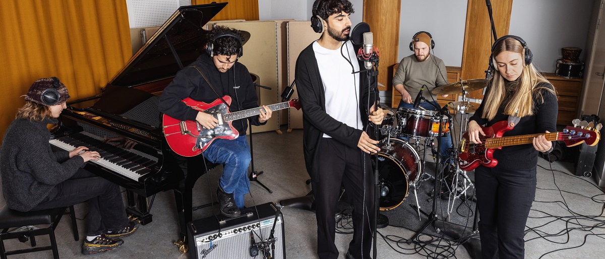 Band rehearsing in the studio, ZEB-building, IMV. Foto.